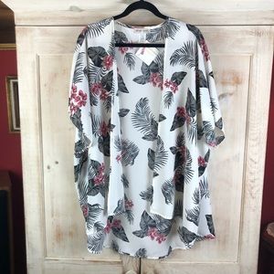 NWT💕Love Crazy 💕Tropical Floral/Leaf Kimono